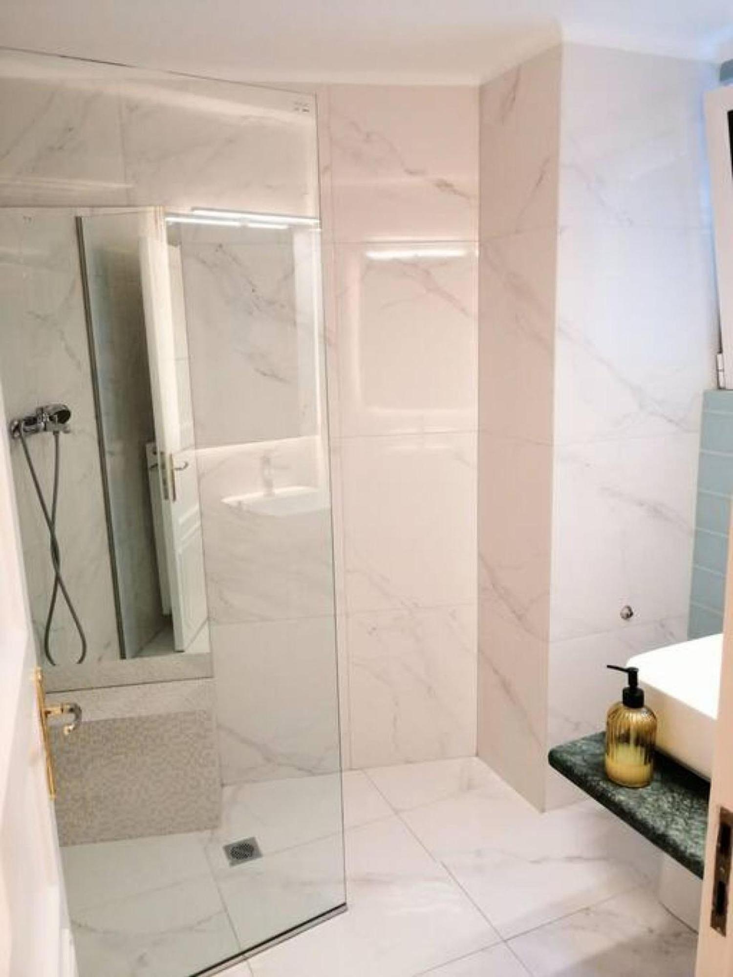 Elegant Apartment In Syntagma Square Atina Dış mekan fotoğraf